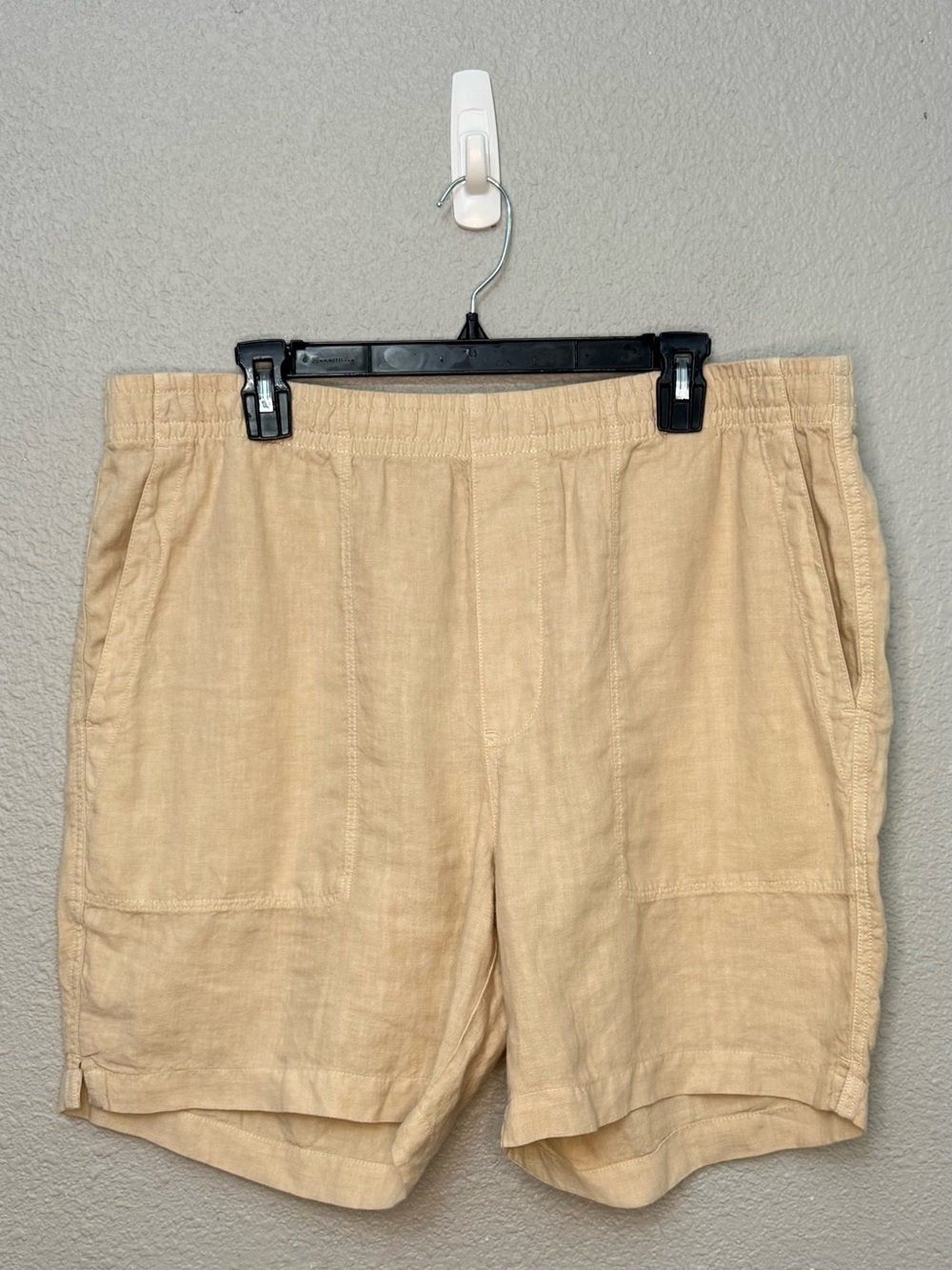 Todd Snyder | 7” Linen Beach Shorts | Cream | Size XL
